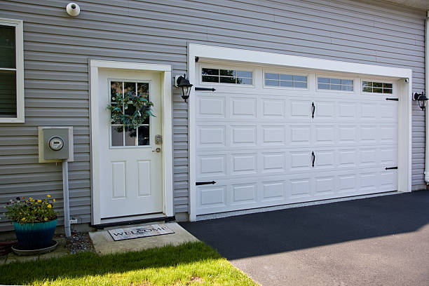 24/7 Emergency Garage Door Panel Replacement experts in West Carson, CA
